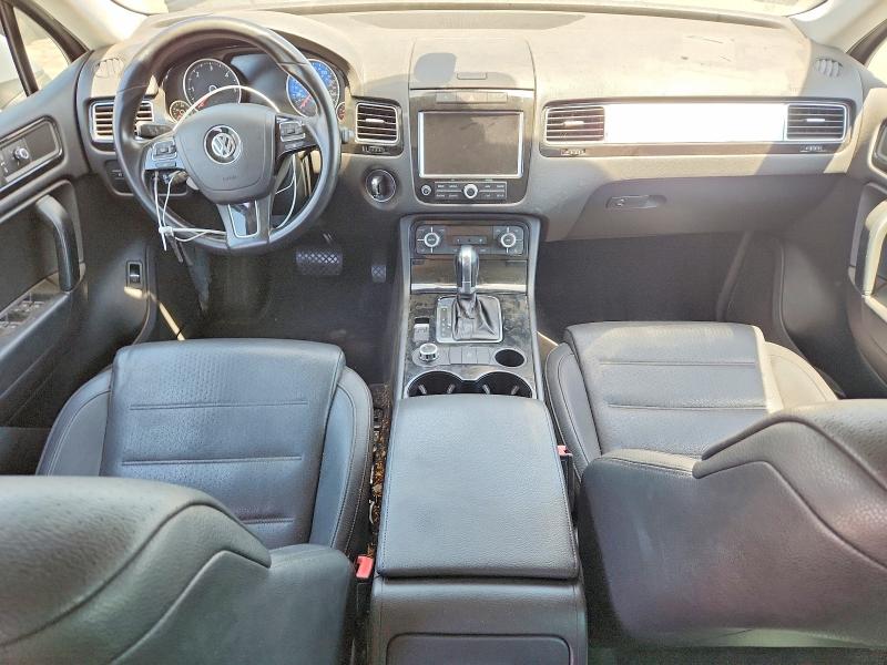 2012 Volkswagen Touareg VIN WVGFK9BPXCD004486 COPART salvage auction — SIDE, CA - DIS/DLR/EXP ONLY CLEAN TITLE, sold $1,850 on 2026-08-10 (photo 8)