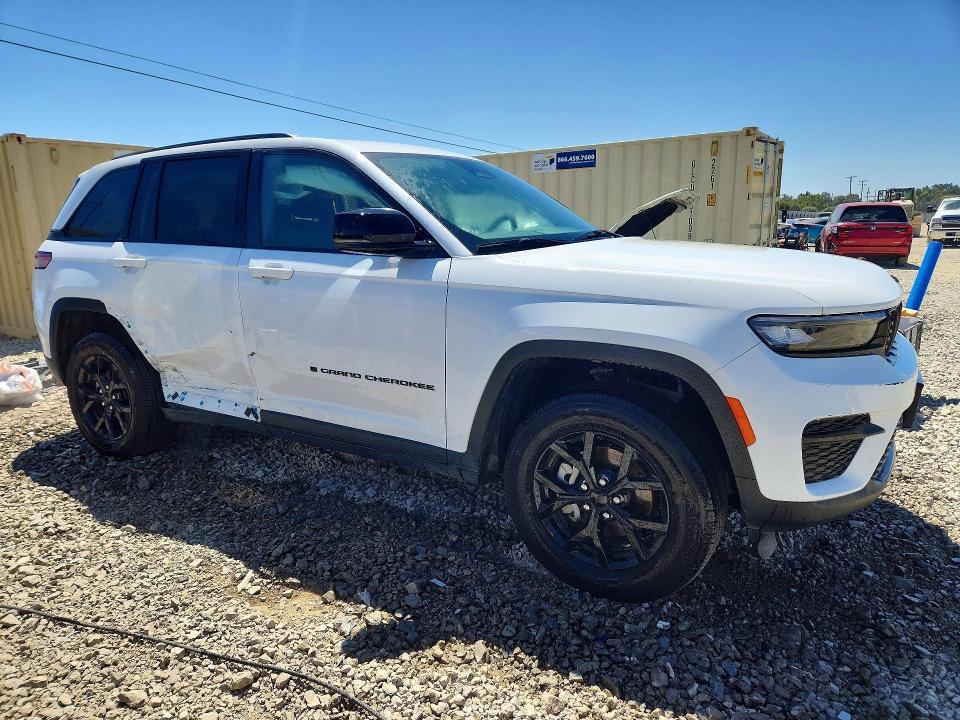 2025 Jeep Grand cherokee VIN 1C4RJHAG8S8699493 COPART salvage auction — SIDE, CA - SALVAGE CERTIFICATE, sold $10,800 on 2026-07-27 (photo 4)