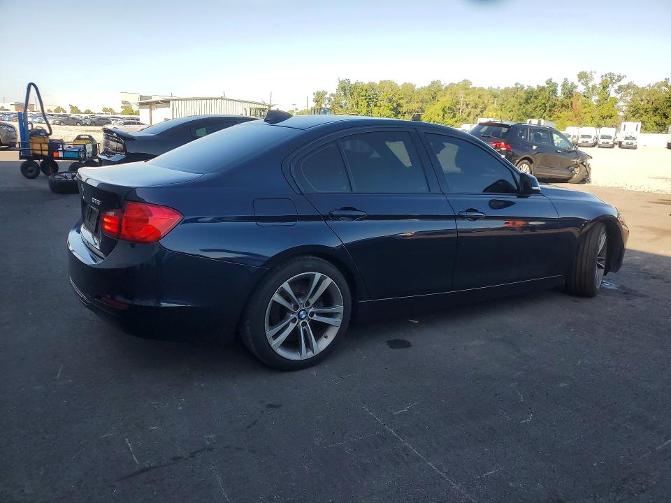 2015 BMW 3er VIN WBA3A5G50FNS91679 COPART salvage auction — SIDE, Fl - Cert Of Title Slvg Rebuildable, sold $1,350 on 2026-08-19 (photo 3)