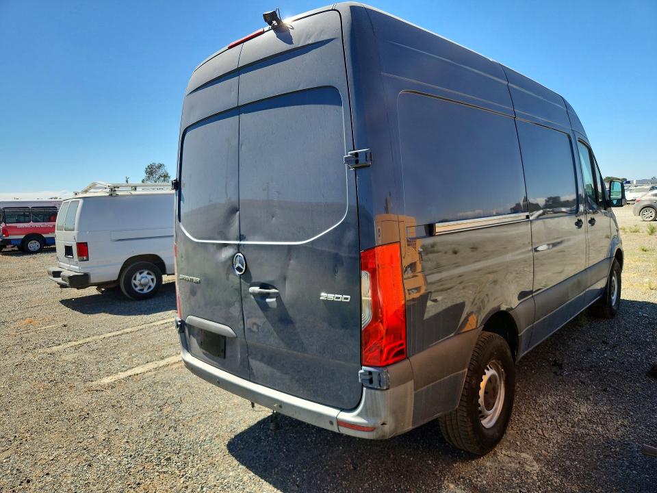 2019 Mercedes-benz Sprinter VIN WD4PF0CD9KP034482 COPART salvage auction — MECHANICAL, Ca - Dis/Dlr/Exp Only Clean Title (P), sold $3,000 on 2026-07-27 (photo 3)