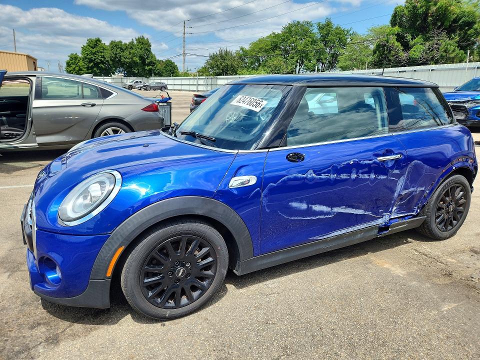 2020 Mini Cooper VIN WMWXR5C05L2L85607 COPART salvage auction — SIDE, Mi - Certificate Of Title (P), sold $5,400 on 2026-09-01 (photo 1)