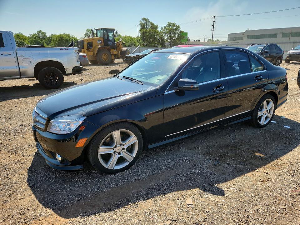 2010 Mercedes-benz C class VIN WDDGF8BB7AR109343 COPART salvage auction — MINOR DENT/SCRATCHES, IL - CERT OF TITLE-CORRECTED, sold $825 on 2026-08-05 (photo 1)