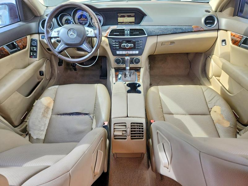 2013 Mercedes-benz C-klasse VIN WDDGF4HB3DR270535 COPART salvage auction — MINOR DENT/SCRATCHES, FL - CERTIFICATE OF TITLE, sold $425 on 2026-08-04 (photo 8)