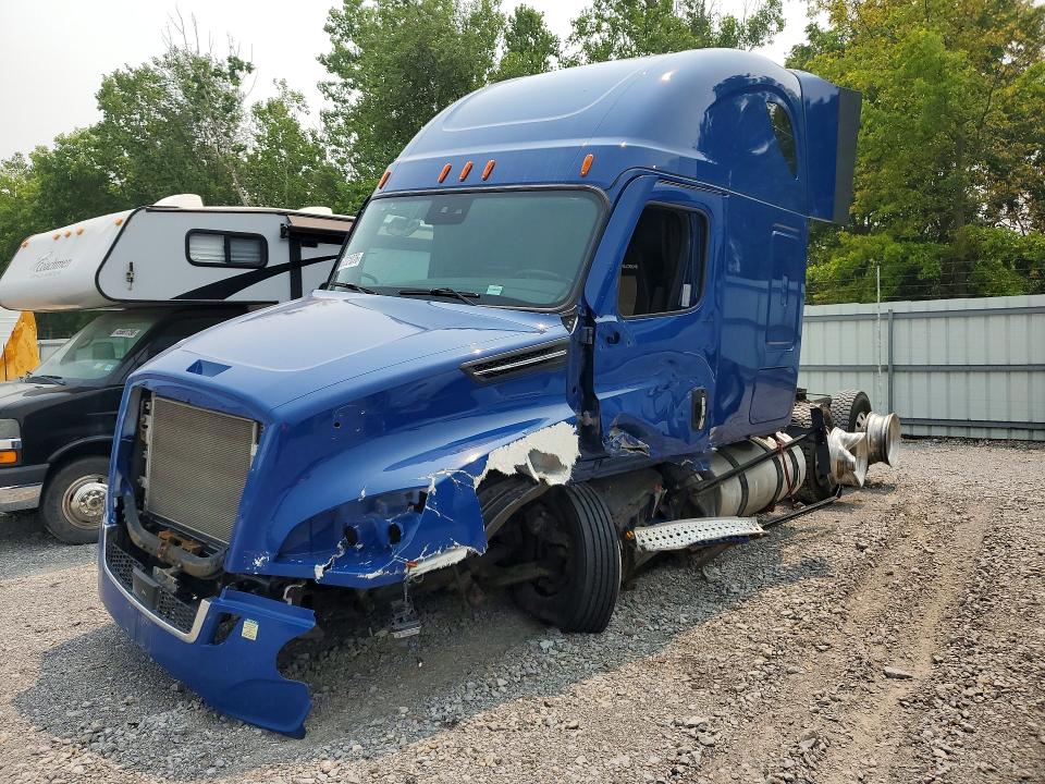 2024 Freightliner Cascadia VIN 3AKJHHDR8RSVB0685 COPART salvage auction — FRONT END, AZ - CERT OF TITLE - SALVAGE, sold $28,250 on 2026-08-06 (photo 1)