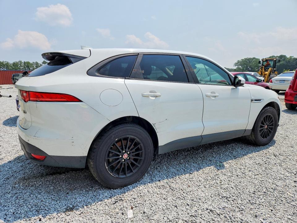 2017 Jaguar F-pace VIN SADCS2BV3HA062837 COPART salvage auction — MECHANICAL, Salvage Title, sold $4,500 on 2026-09-09 (photo 3)