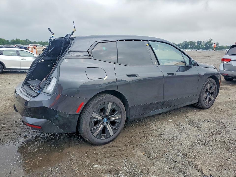 2024 BMW Ix VIN WB523CF08RCP44882 COPART salvage auction — REAR END, Va - Cert Of Title - Salvage, sold $25,250 on 2026-08-12 (photo 3)