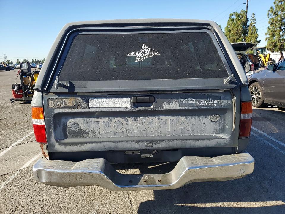 1991 Toyota Pickup VIN JT4RN93P1M5038691 COPART salvage auction — ALL OVER, CA - DIS/DLR/EXP ONLY CLEAN TITLE, sold $1,650 on 2026-07-28 (photo 6)