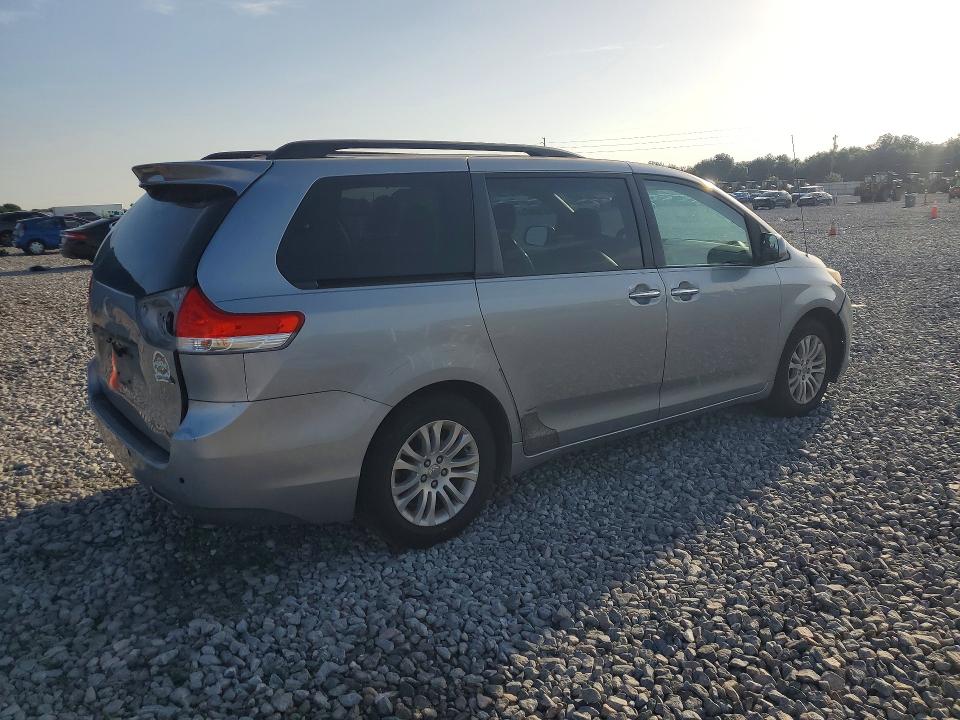 2012 Toyota Sienna VIN 5TDYK3DC1CS239822 COPART salvage auction — REAR END, Fl - Cert Of Title Slvg Rebuildable, sold $1,700 on 2026-07-17 (photo 3)