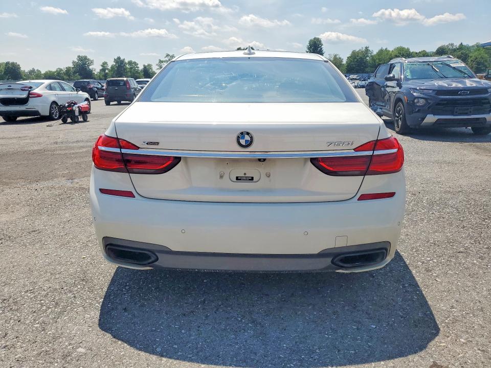 2016 BMW 7er VIN WBA7F2C57GG419395 COPART salvage auction — MINOR DENT/SCRATCHES, PA - CERT OF TITLE (P), sold $9,300 on 2026-07-28 (photo 6)
