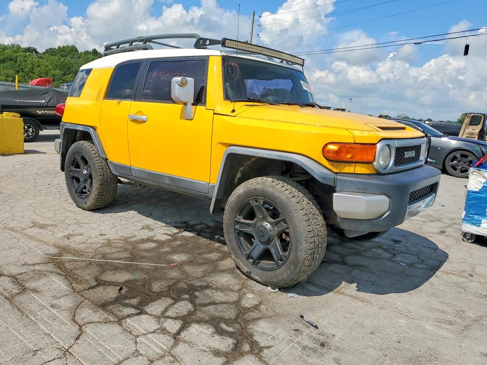 2007 Toyota Fj cruiser VIN JTEBU11F370019556 COPART salvage auction — MINOR DENT/SCRATCHES, OH - CERTIFICATE OF TITLE (P), sold $3,100 on 2026-07-22 (photo 4)