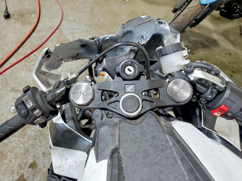 2026 Honda Cbr1000 VIN JH2SC7710TK900517 COPART salvage auction — ALL OVER, Nj - Cert Of Title-Salvage, sold $1,750 on 2026-07-24 (photo 7)