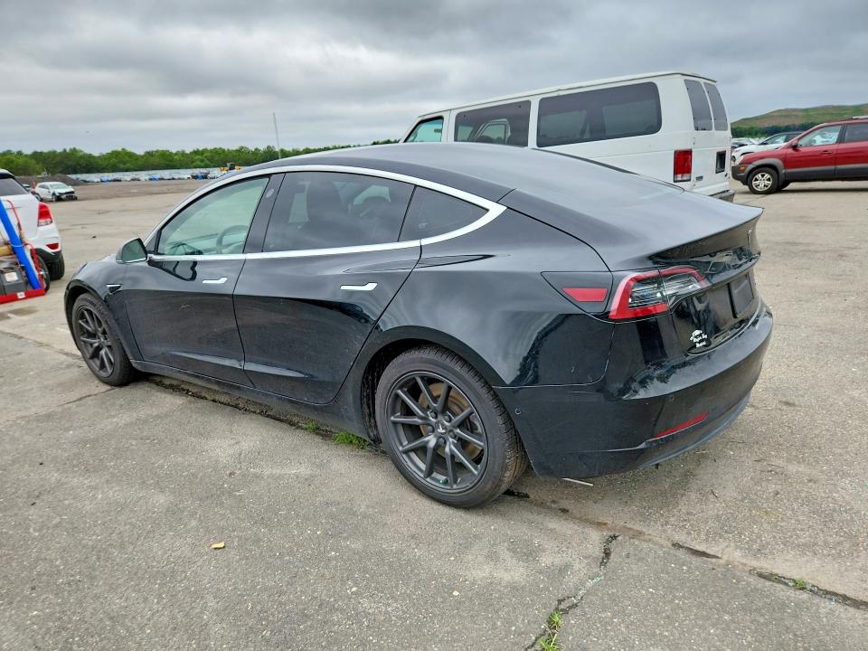 2018 Tesla VIN 5YJ3E1EB5JF182179 COPART salvage auction — MINOR DENT/SCRATCHES, Salvage Title, sold $5,400 on 2026-07-13 (photo 2)