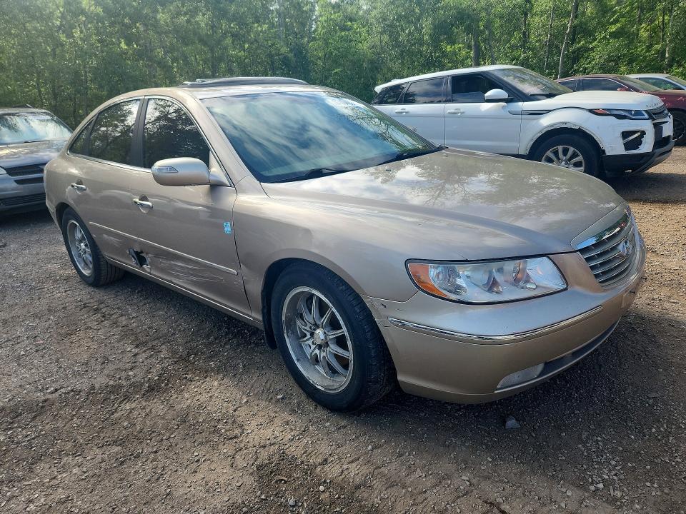 2008 Hyundai Azera VIN KMHFC46F58A301501 COPART salvage auction — SIDE, ON - PERMIT NO BRAND - UNFIT, sold $300 on 2026-07-28 (photo 4)