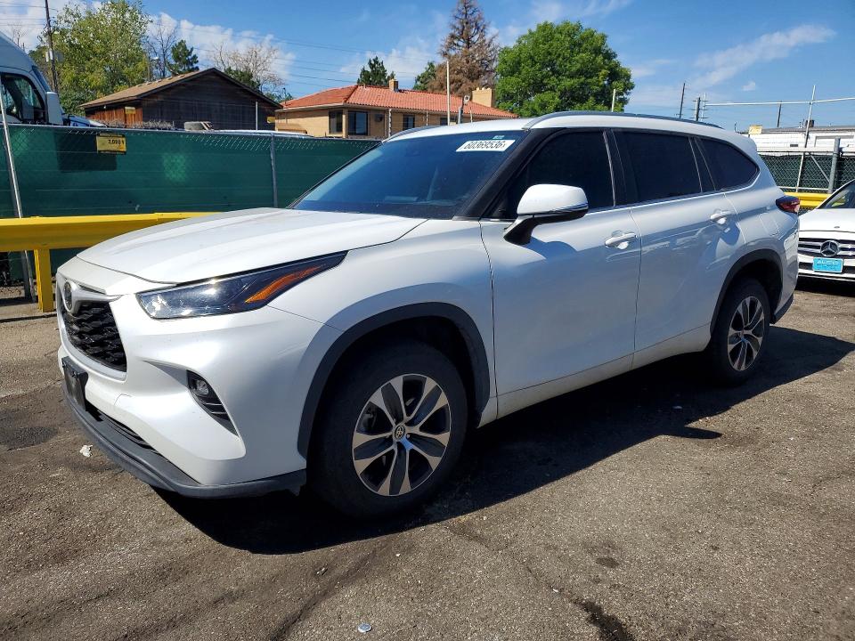 2023 Toyota Highlander VIN 5TDKDRAHXPS035478 — COPART salvage auction photo