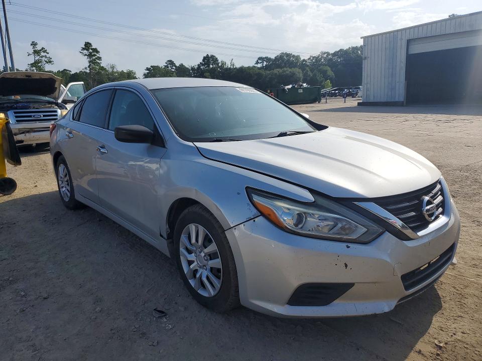2018 Nissan Altima VIN 1N4AL3AP7JC199773 COPART salvage auction — MINOR DENT/SCRATCHES, LA - CERTIFICATE OF TITLE, sold $1,000 on 2026-07-31 (photo 4)