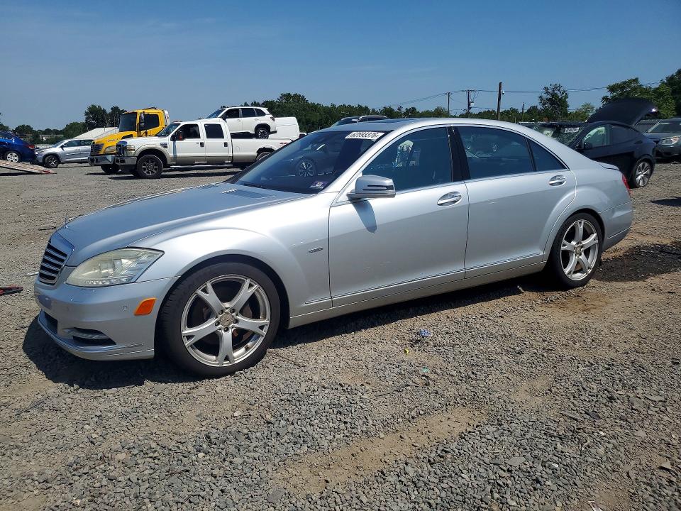 2011 Mercedes-benz S class VIN WDDNG9FB5BA380521 COPART salvage auction — MINOR DENT/SCRATCHES, Nj - Certificate Of Title, sold $400 on 2026-07-31 (photo 1)