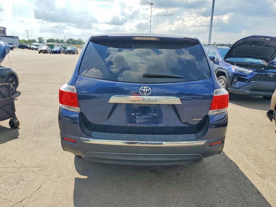 2013 Toyota Highlander VIN 5TDBK3EH2DS213232 COPART salvage auction — FRONT END, OH - CERT OF TITLE-SALVAGE, sold $1,800 on 2026-07-24 (photo 6)