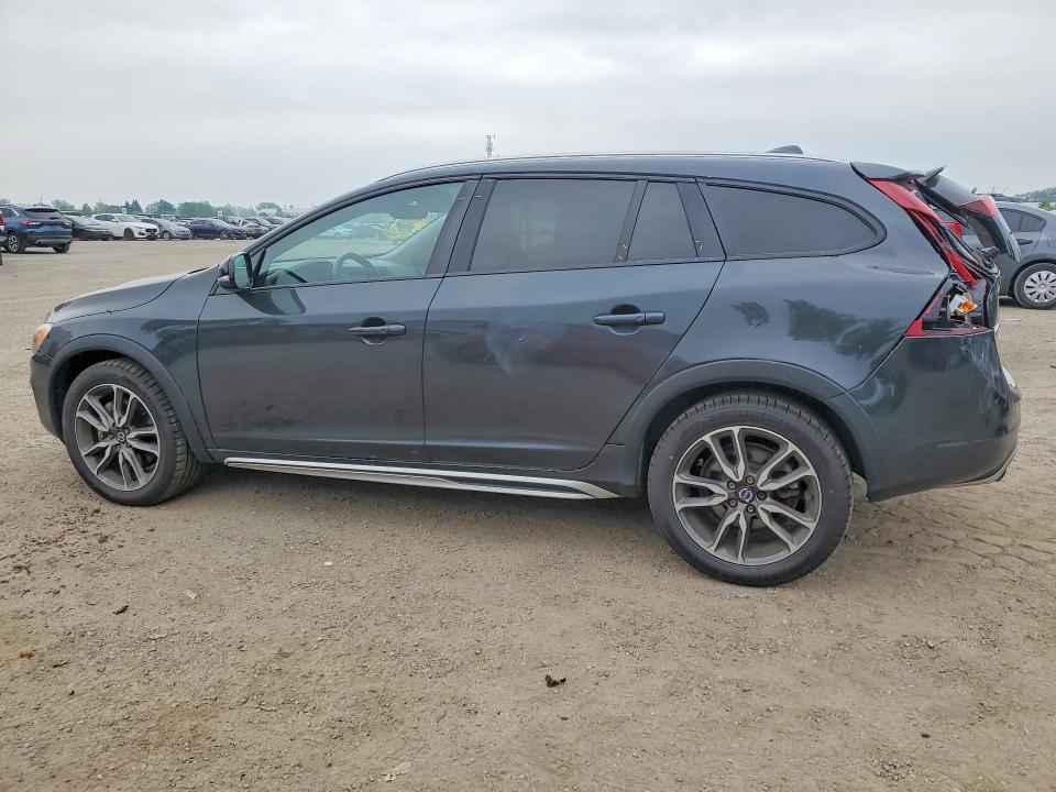 2015 Volvo V60 cross country VIN YV4612HM4F1000870 COPART salvage auction — REAR END, On - Permit No Brand - Unfit, sold $1,000 on 2026-08-04 (photo 2)