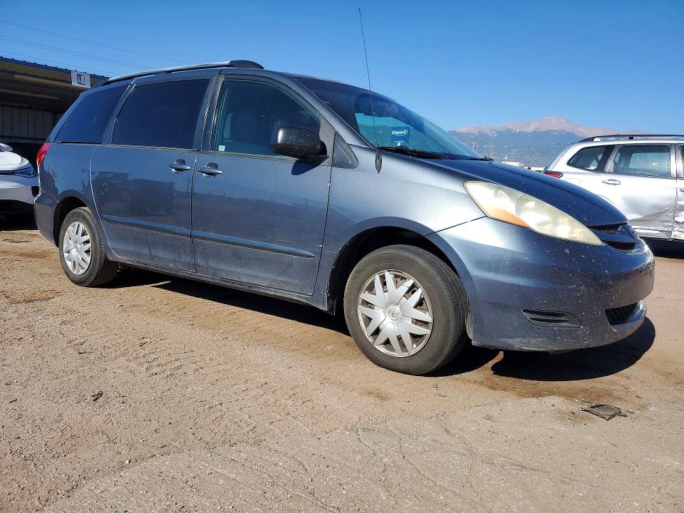 2008 Toyota Sienna VIN 5TDZK23C18S194775 COPART salvage auction — FRONT END, Co - Dis/Dlr/Exp Only Clean Title, sold $350 on 2026-07-20 (photo 4)