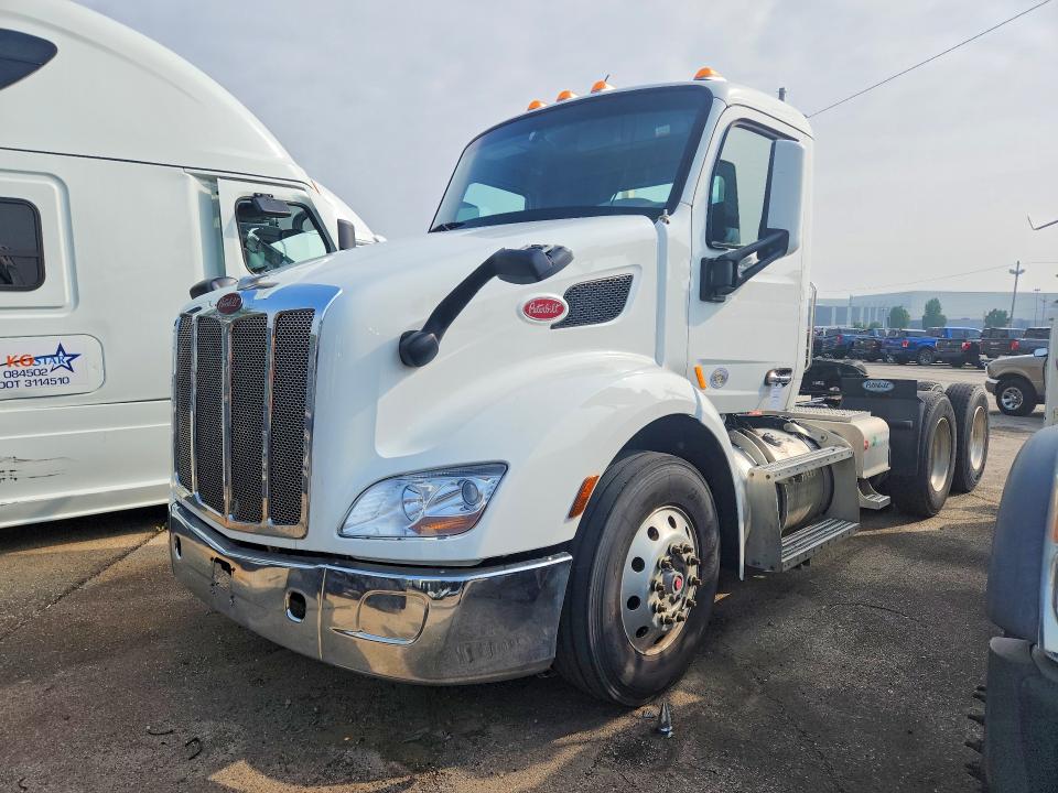 2021 Peterbilt All models VIN 1XPBDP9XXMD760939 — COPART salvage auction photo