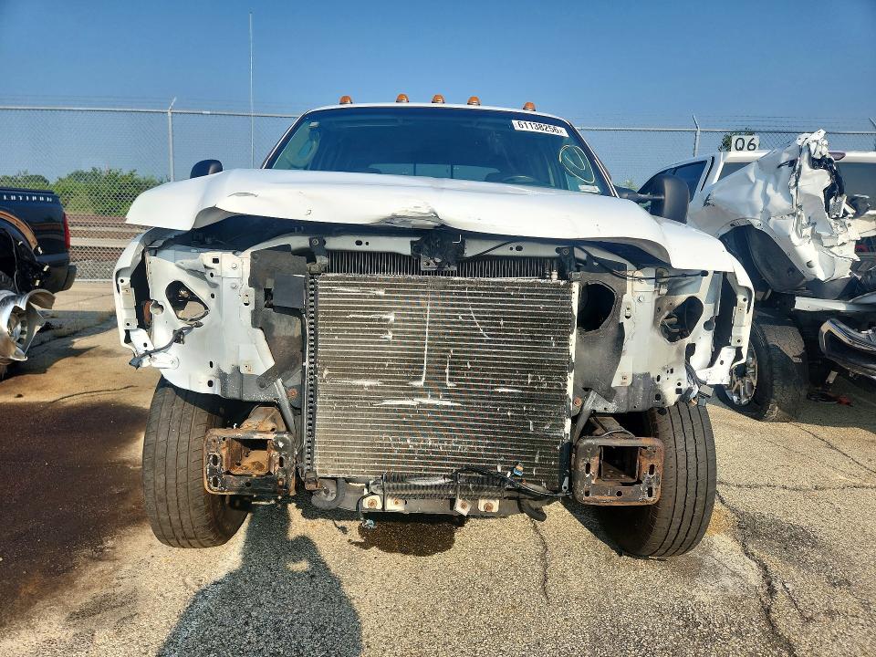 2005 Ford F-350 super duty VIN 1FTWW33P45EA59968 COPART salvage auction — FRONT END, Oh - Cert Of Ttl-Reblt Slvg, Flood, sold $7,100 on 2026-07-22 (photo 5)
