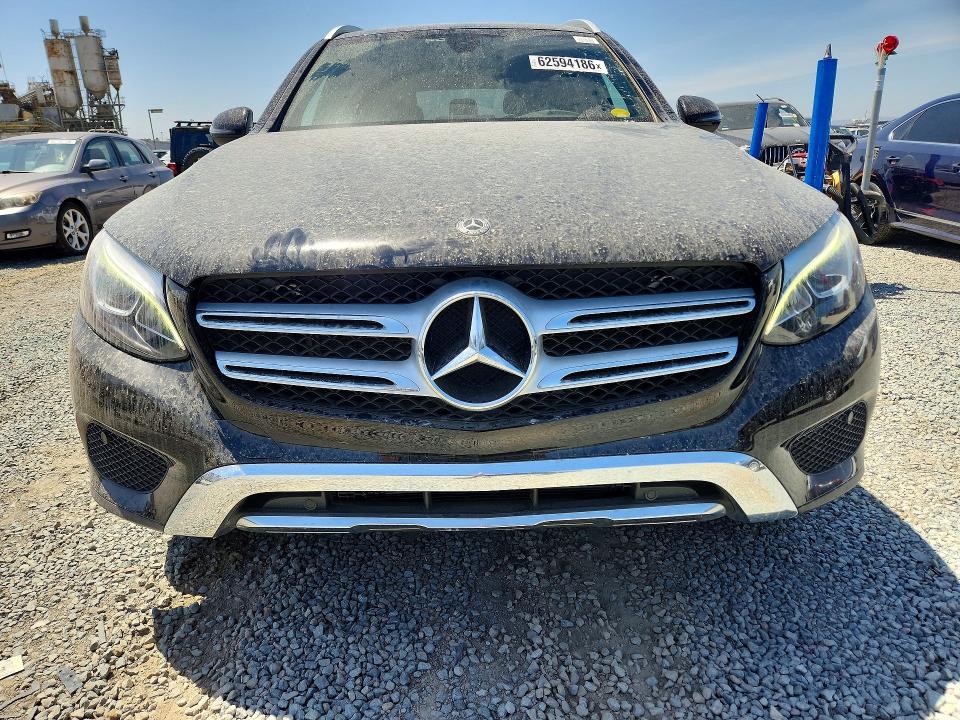 2019 Mercedes-benz Glc VIN WDC0G5EB4KF563338 COPART salvage auction — MINOR DENT/SCRATCHES, Ca - Dis/Dlr/Exp Only Clean Title (P), sold $9,700 on 2026-08-03 (photo 5)