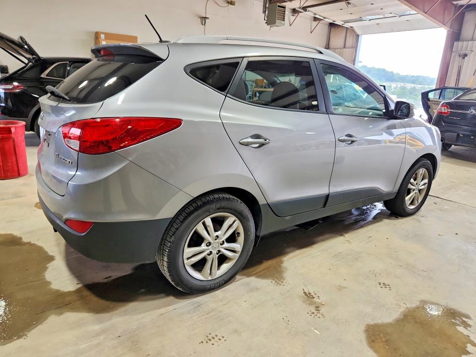 2013 Hyundai Tucson VIN KM8JU3AC0DU759566 COPART salvage auction — MINOR DENT/SCRATCHES, Md - Certificate Of Title, sold $850 on 2026-07-24 (photo 3)
