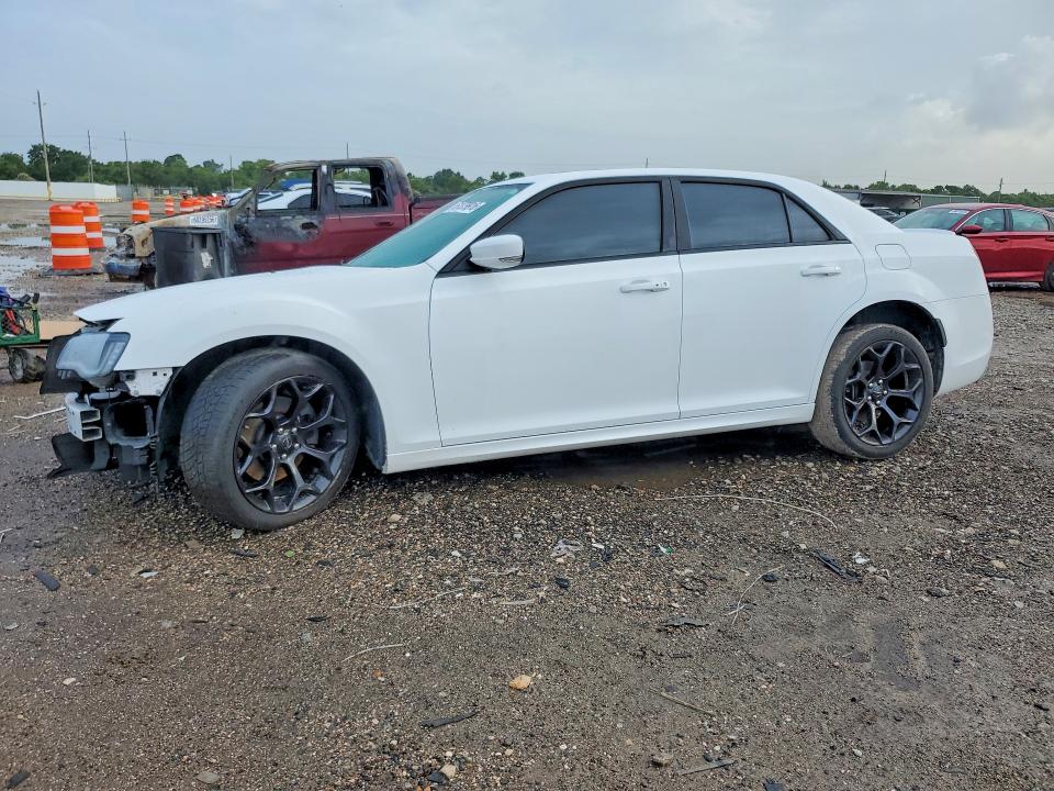 2019 Chrysler 300 VIN 2C3CCABT5KH565039 — COPART salvage auction photo