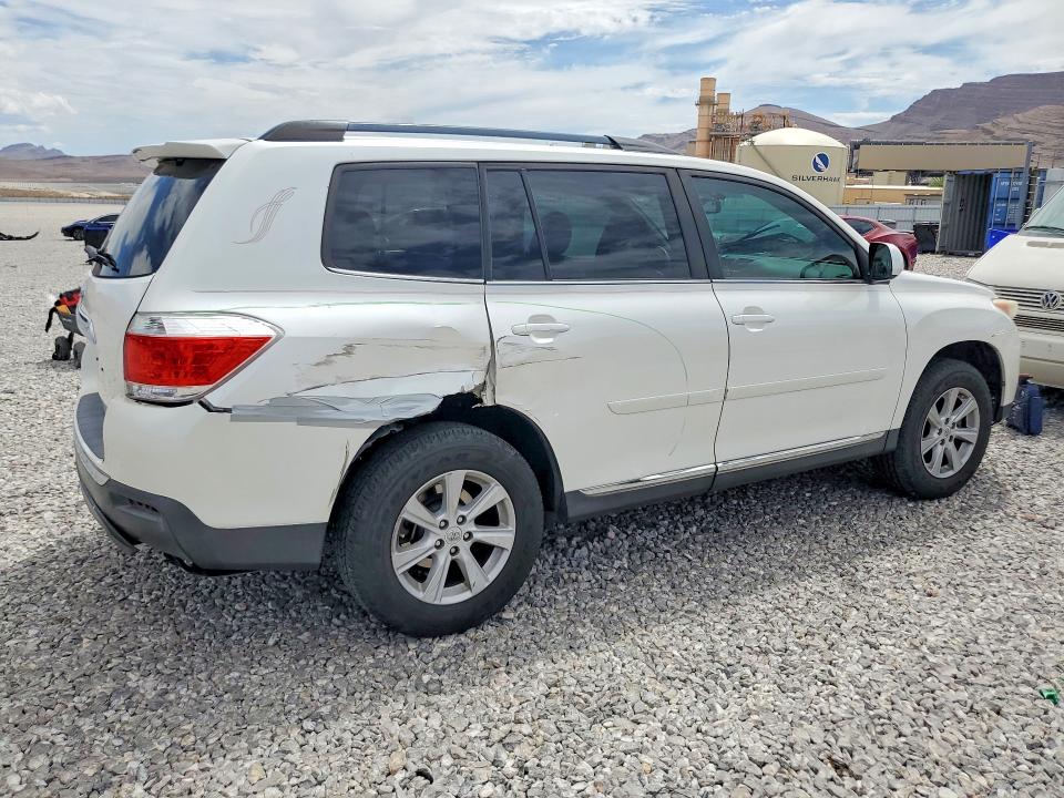 2012 Toyota Highlander VIN 5TDZK3EH8CS067657 COPART salvage auction — REAR END, NV - SALVAGE TITLE, sold $2,300 on 2026-07-29 (photo 3)