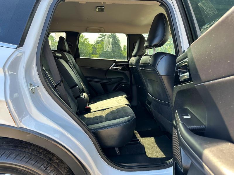 2025 Mitsubishi Outlander VIN JA4J3VA84SZ015610 COPART salvage auction — FRONT END, Fl - Certificate Of Destruction, sold $15,100 on 2026-07-29 (photo 9)