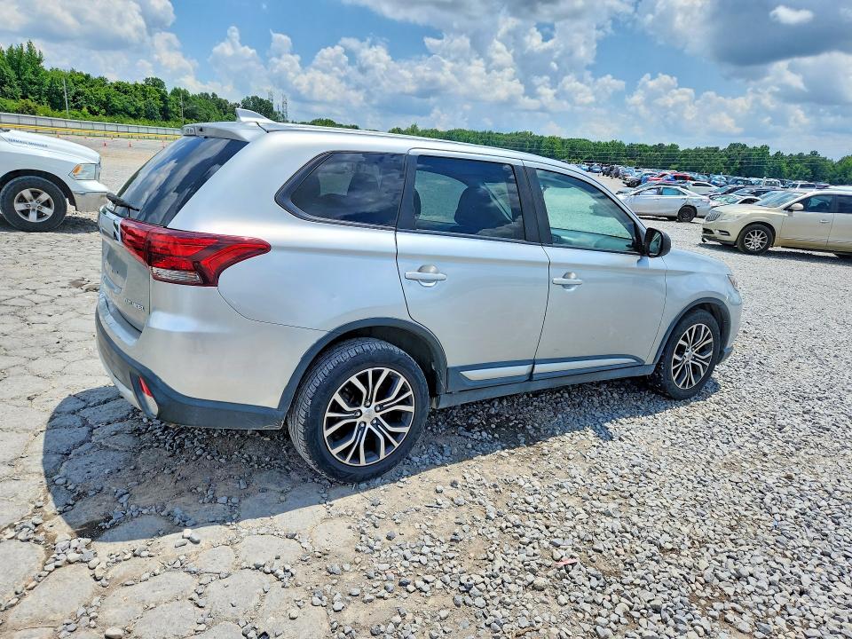 2018 Mitsubishi Outlander VIN JA4AZ3A33JZ052959 COPART salvage auction — NORMAL WEAR, TN - CERTIFICATE OF TITLE (P), sold $3,900 on 2026-07-28 (photo 3)