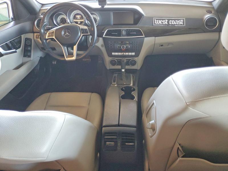 2013 Mercedes-benz C-klasse VIN WDDGF4HB2DA873717 COPART salvage auction — MINOR DENT/SCRATCHES, Ca - Dis/Dlr/Exp Only Clean Title, sold $1,000 on 2026-07-16 (photo 8)