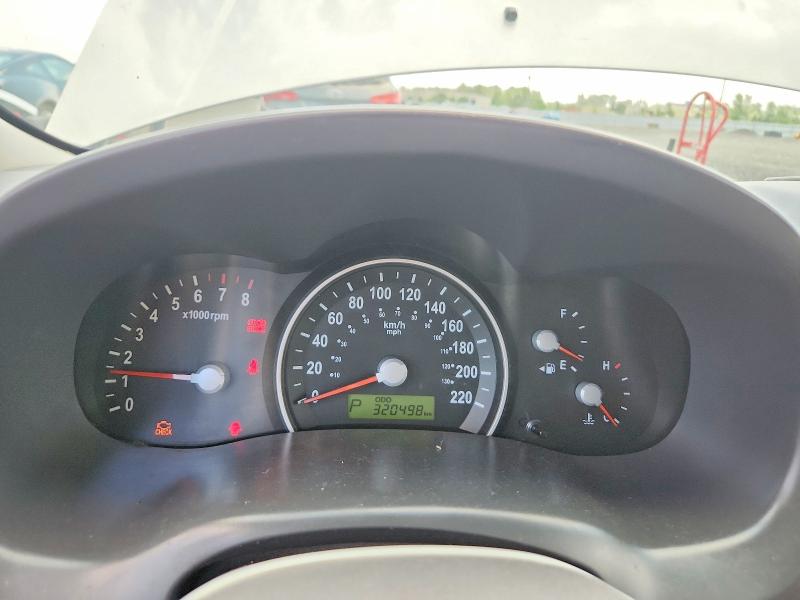 2008 Kia SEDONA VIN KNDMB233286196318 COPART salvage auction — MECHANICAL, ON - PERMIT NO BRAND - UNFIT, sold $550 on 2026-07-28 (photo 9)