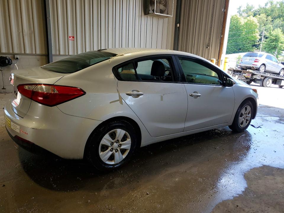 2015 Kia Forte VIN KNAFK4A61F5406067 COPART salvage auction — VANDALISM, Pa - Cert Of Title, sold $1,650 on 2026-07-29 (photo 3)