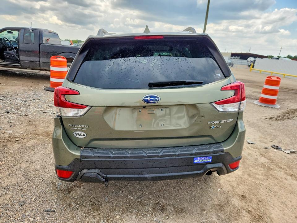 2021 Subaru Forester VIN JF2SKAJCXMH427843 COPART salvage auction — FRONT END, TX - SALVAGE VEHICLE TITLE, sold $425 on 2026-07-30 (photo 6)