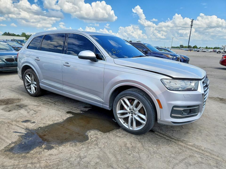 2017 Audi VIN WA1VAAF74HD056146 COPART salvage auction — NORMAL WEAR, Fl - Certificate Of Title (P), sold $3,450 on 2026-07-20 (photo 4)