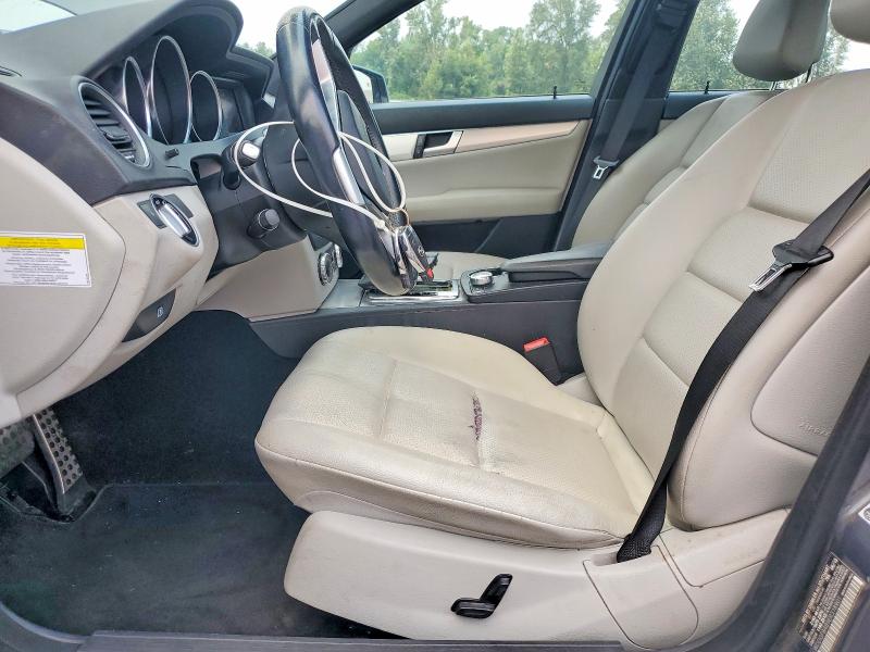 2014 Mercedes-benz C-klasse VIN WDDGF8AB9ER318901 COPART salvage auction — MECHANICAL, Or - Certificate Of Title, sold $550 on 2026-07-29 (photo 7)