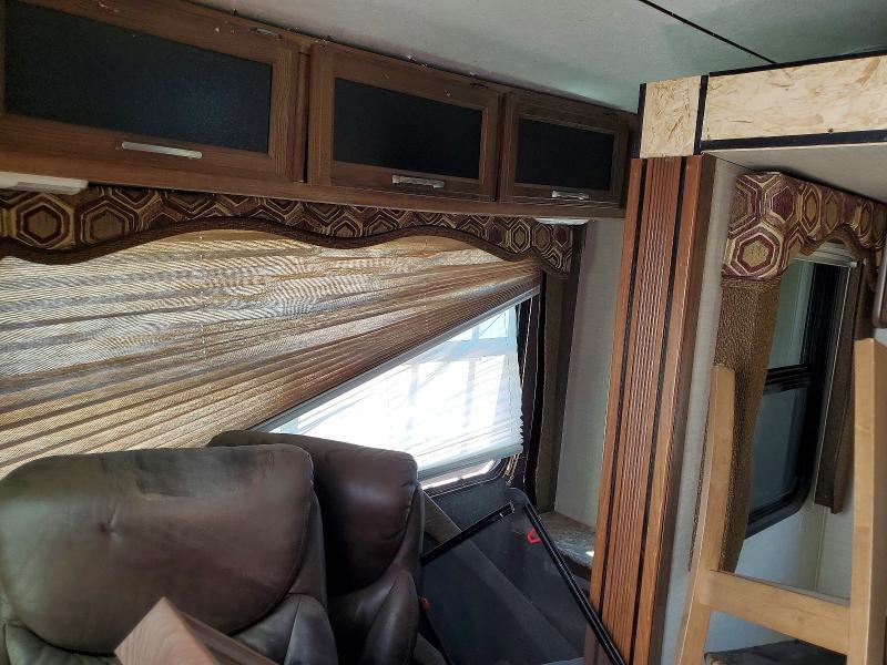 2015 Keystone rv . VIN 4YDF28024F2507823 COPART salvage auction — ROLLOVER, AZ - CERTIFICATE OF TITLE, sold $1 on 2026-07-28 (photo 5)