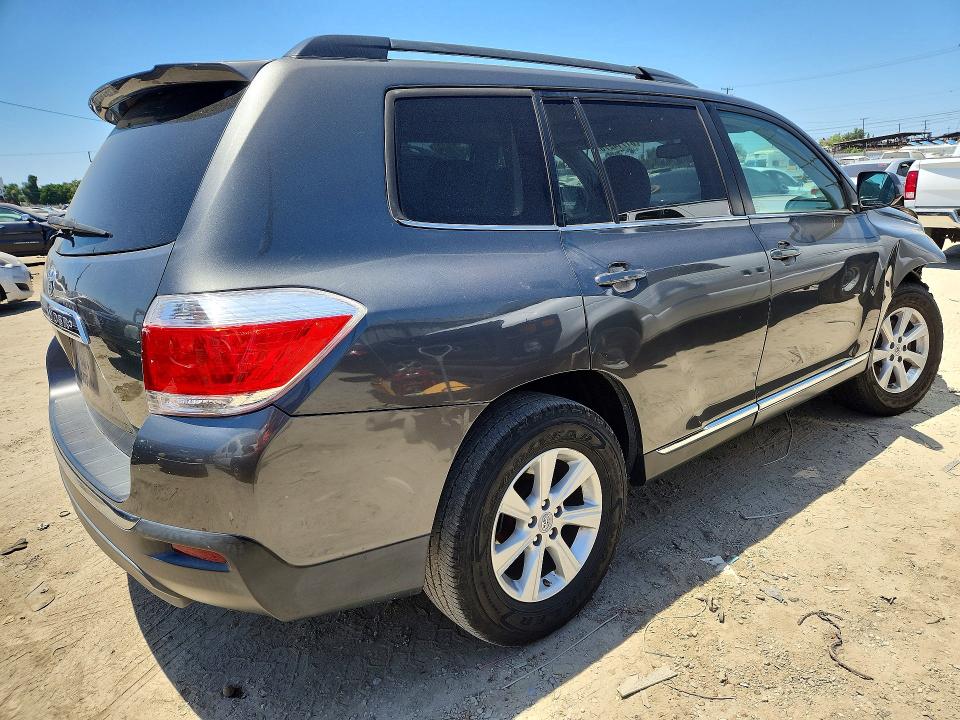 2011 Toyota Highlander VIN 5TDZK3EH9BS040546 COPART salvage auction — FRONT END, CA - SALVAGE CERTIFICATE, sold $850 on 2026-07-30 (photo 3)