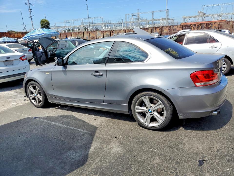 2012 BMW 1er VIN WBAUP9C56CVL91362 COPART salvage auction — MINOR DENT/SCRATCHES, CA - DIS/DLR/EXP ONLY CLEAN TITLE, sold $725 on 2026-07-24 (photo 2)