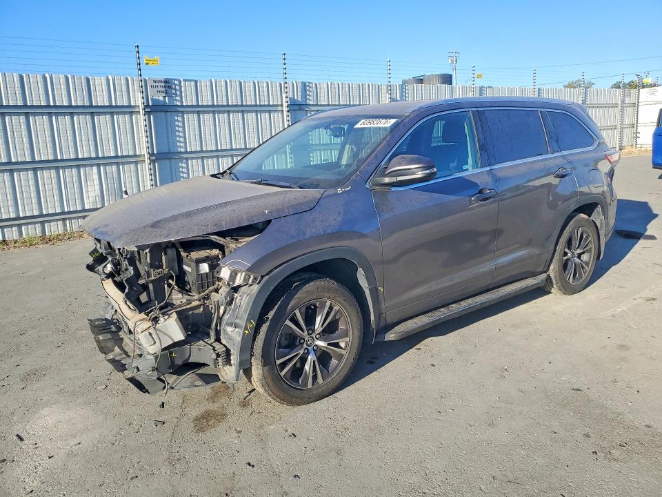 2016 Toyota Highlander VIN 5TDJKRFH1GS501017 — COPART salvage auction photo