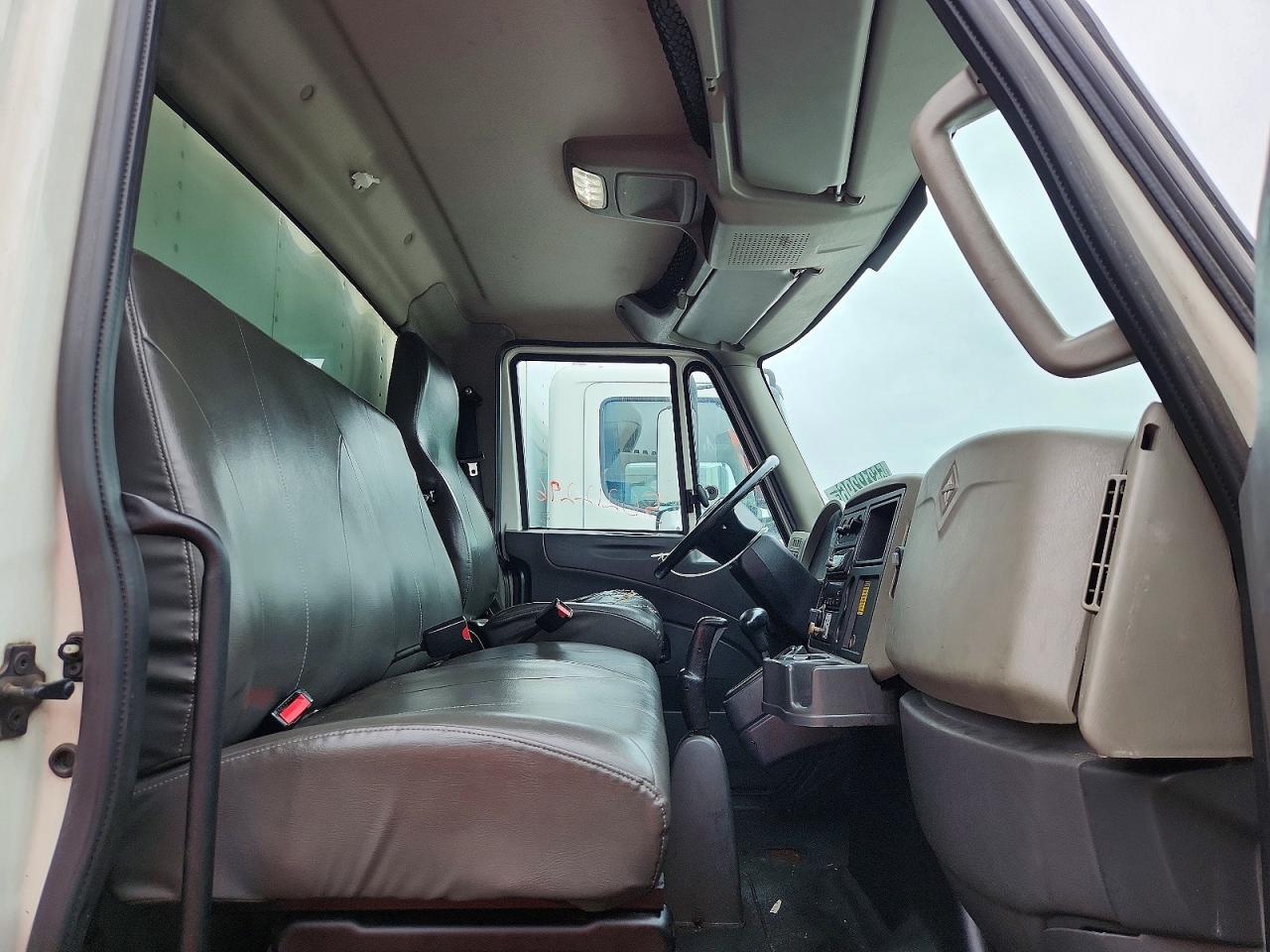 2016 International 4000-Series VIN 3HAMMMMM5GL194480 COPART salvage auction — Normal Wear, NY - CERTIFICATE OF TITLE, sold $2,400 on 2026-10-08 (photo 5)