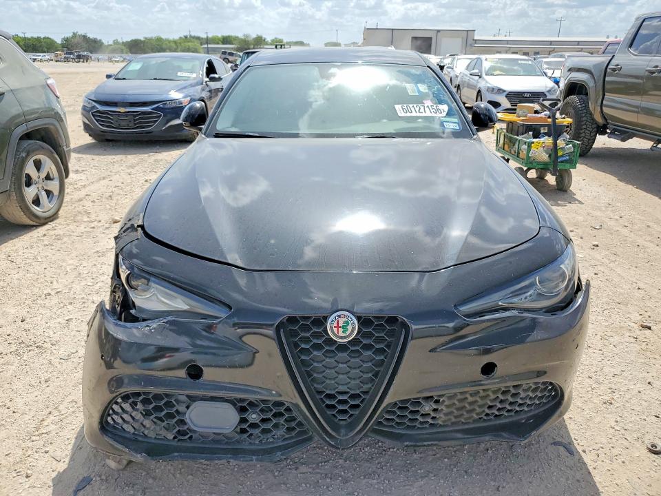 2019 Alfa romeo Giulia VIN ZARFAMBN7K7600909 COPART salvage auction — MINOR DENT/SCRATCHES, Tx - Cert Of Title-Rebuilt Salvage, sold $6,600 on 2026-07-30 (photo 5)