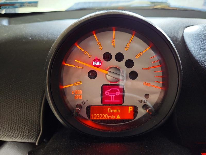 2014 Mini Cooper VIN WMWZC5C59EWP37766 COPART salvage auction — MINOR DENT/SCRATCHES, Mn - Non Public Clean Title, sold $450 on 2026-08-04 (photo 9)
