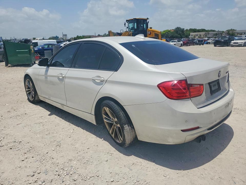 2015 BMW 3er VIN WBA3A5G5XFNS89633 COPART salvage auction — REAR END, Fl - Cert Of Title Slvg Rebuildable, sold $1,150 on 2026-08-11 (photo 2)
