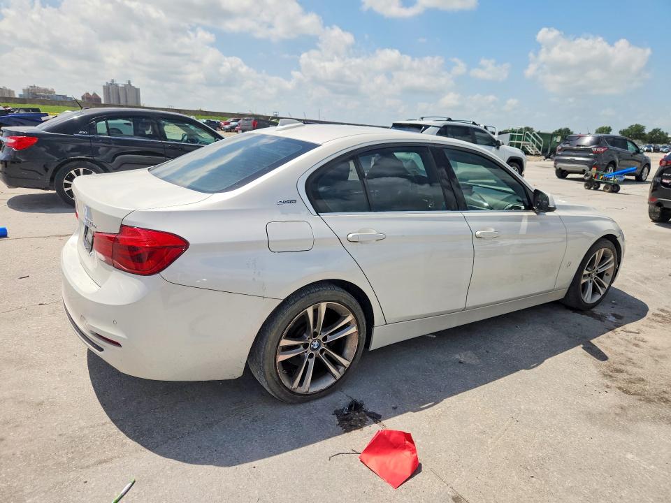 2017 BMW 3er VIN WBA8E1C52HK480041 COPART salvage auction — MINOR DENT/SCRATCHES, La - Permit To Sell (P), sold $1,850 on 2026-08-03 (photo 3)