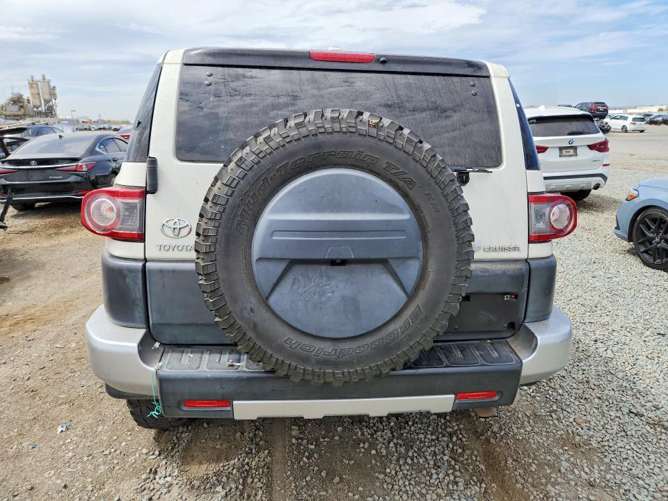 2014 Toyota Fj cruiser VIN JTEBU4BF9EK190488 COPART salvage auction — FRONT END, CA - SALVAGE CERTIFICATE, sold $800 on 2026-07-24 (photo 6)