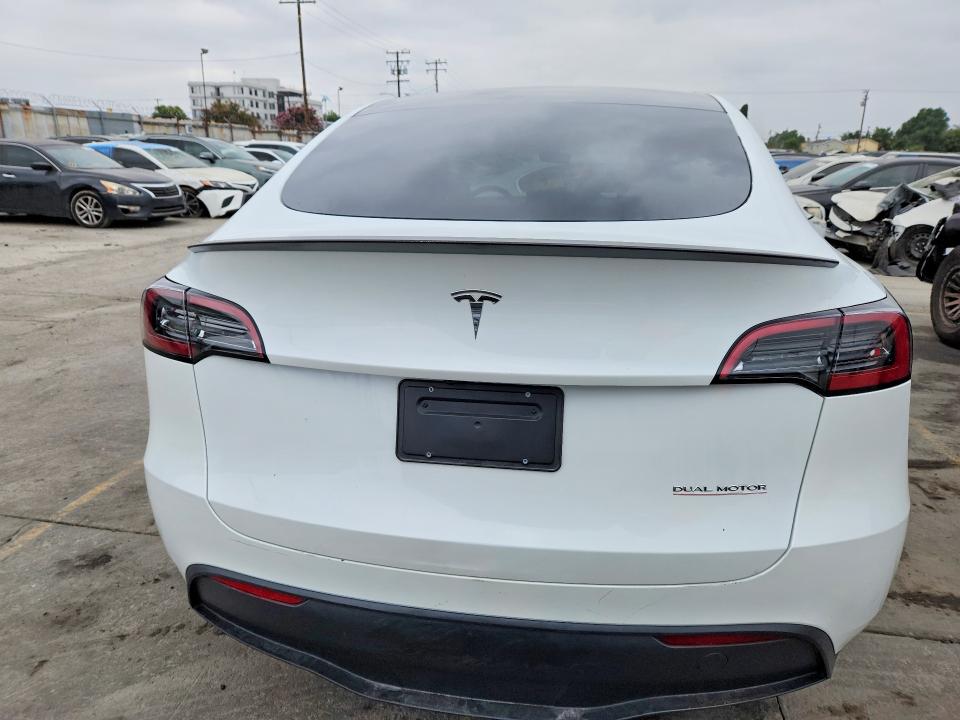 2025 Tesla Model y VIN 7SAYGDEF4SF216539 COPART salvage auction — FRONT END, Salvage Title, sold $15,200 on 2026-07-13 (photo 6)