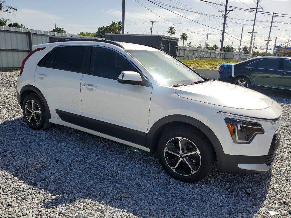 2025 Kia Niro VIN KNDCR3LE0S5213838 COPART salvage auction — SIDE, FL - CERT OF TITLE SLVG REBUILDABLE, sold $150 on 2026-07-24 (photo 4)
