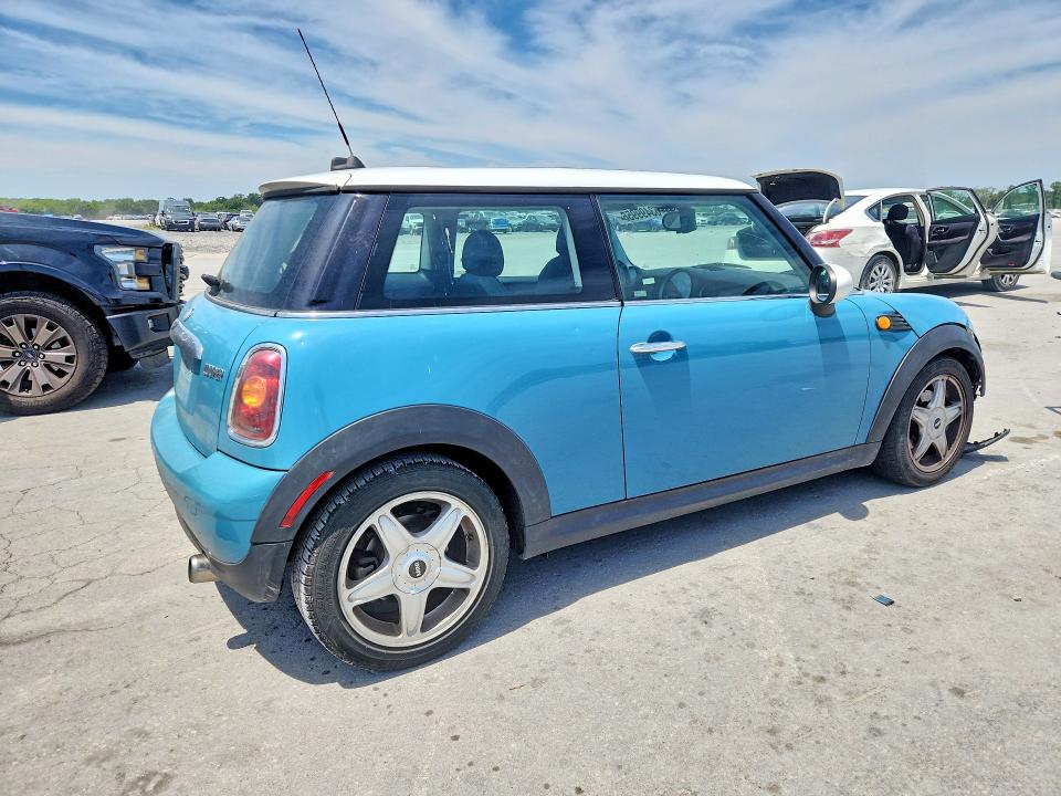 2010 Mini Cooper VIN WMWMF3C53ATZ22039 COPART salvage auction — MECHANICAL, TN - CERTIFICATE OF TITLE, sold $150 on 2026-08-05 (photo 3)